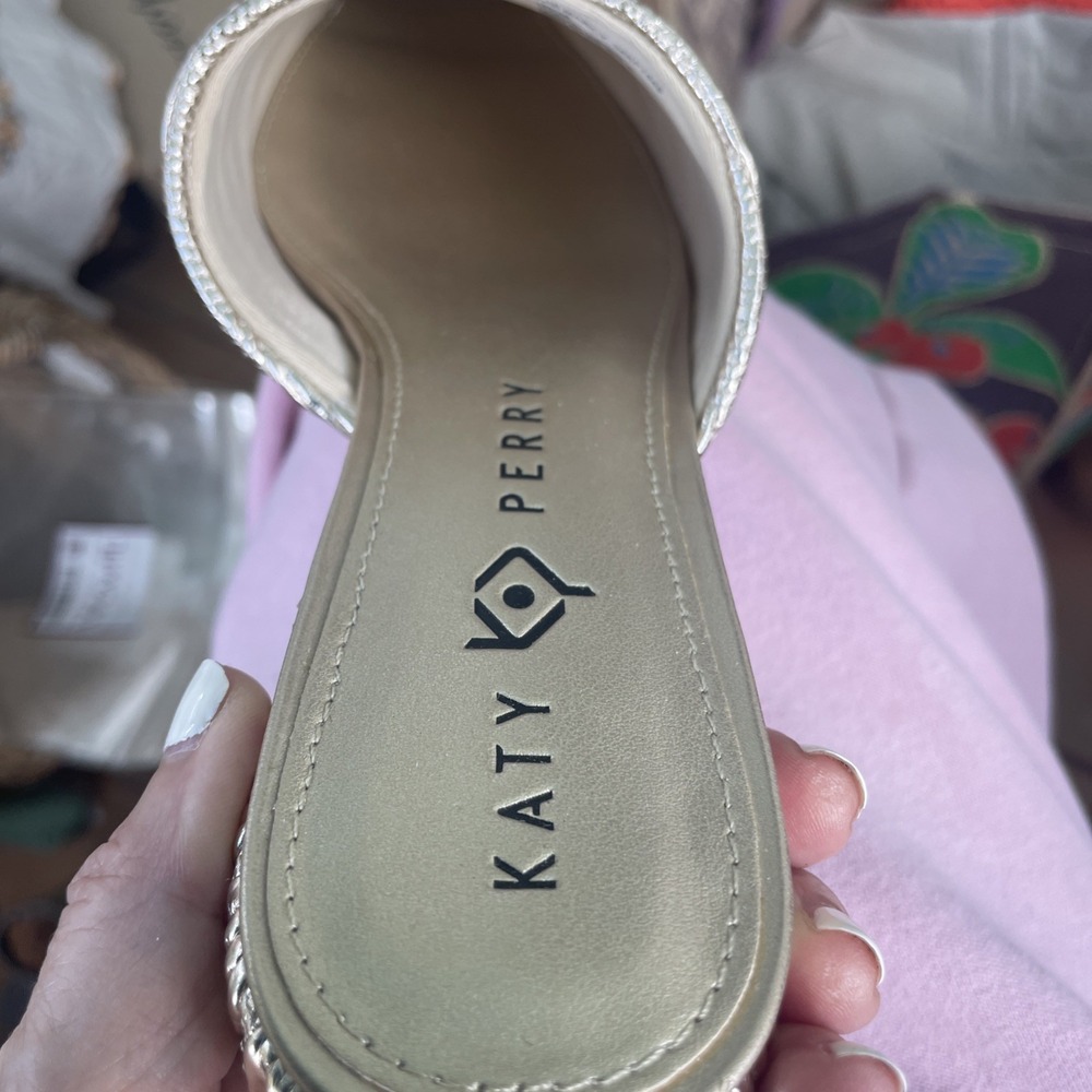 Katy Perry Women's The Busy Bee Slip-On Slide Sandal Gold - Picture 6 of 7